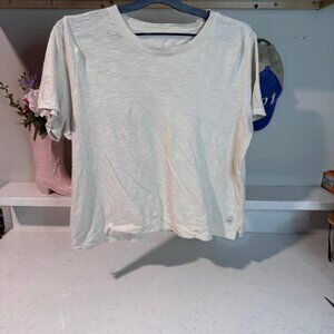 Vuori womens oversized tee in a cropped fit, size Medium